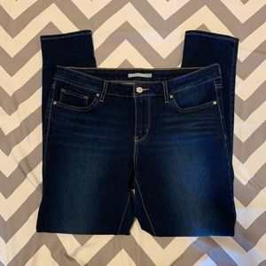 Levi’s 711 Skinny 4-way stretch Jean! 32R